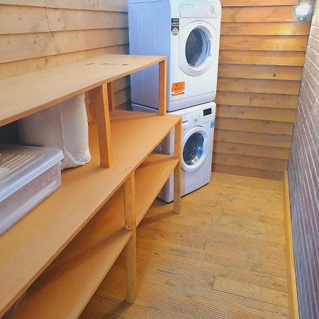 Sherwood Studio Annexe 1 Bedroom Entire Property Boston Extérieur photo