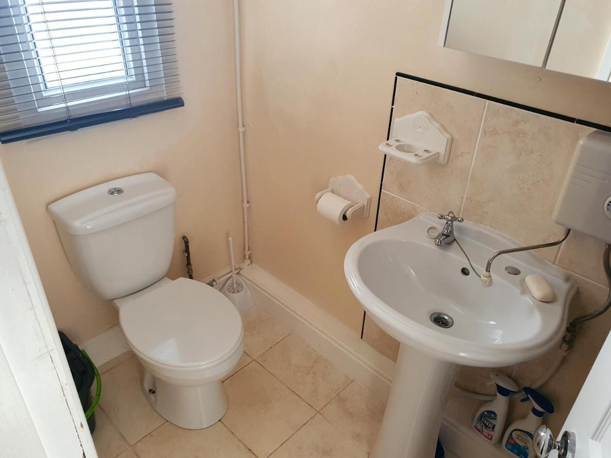 Sherwood Studio Annexe 1 Bedroom Entire Property Boston Extérieur photo