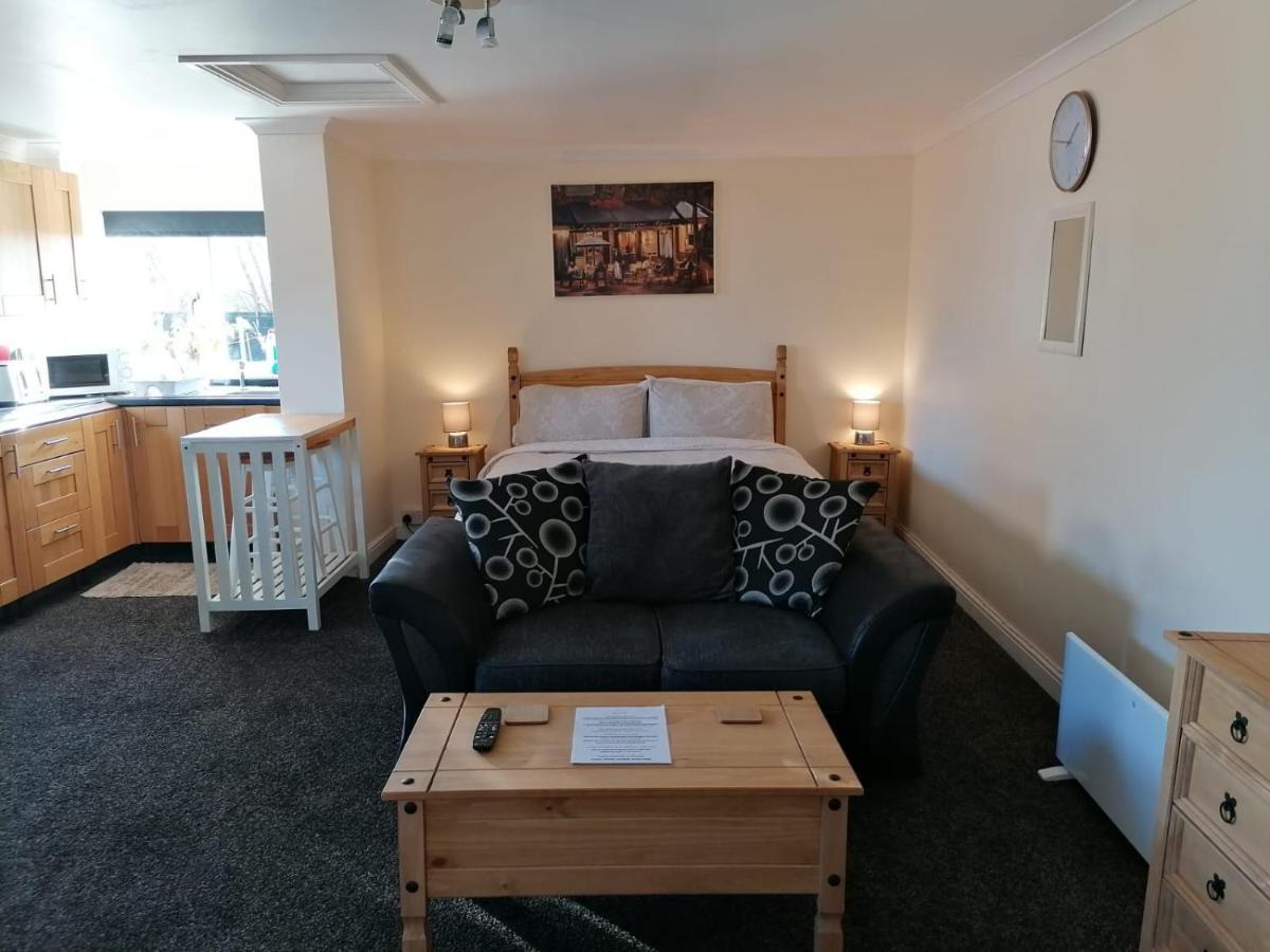Sherwood Studio Annexe 1 Bedroom Entire Property Boston Extérieur photo
