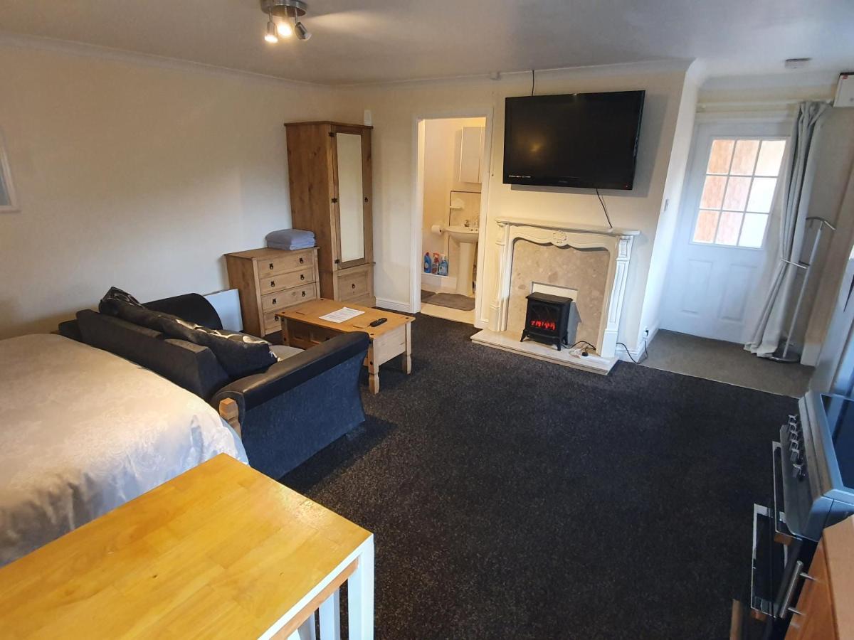 Sherwood Studio Annexe 1 Bedroom Entire Property Boston Extérieur photo
