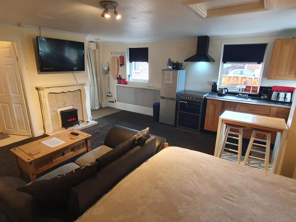 Sherwood Studio Annexe 1 Bedroom Entire Property Boston Extérieur photo