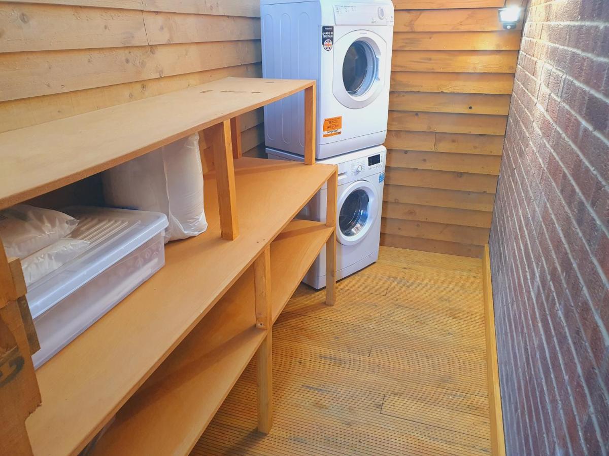 Sherwood Studio Annexe 1 Bedroom Entire Property Boston Extérieur photo